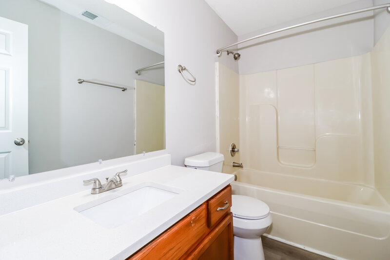 1,705/Mo, 6943 Parkbrook Ln Cordova, TN 38018 Kitchen View 3