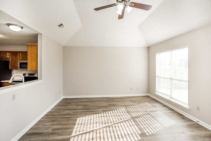 2,440/Mo, 4445 Shadow Ridge Dr Horn Lake, MS 38637 Living Room View 3