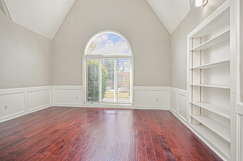 2,440/Mo, 5000 W Old Farm Rd Memphis, TN 38125 Living Room View