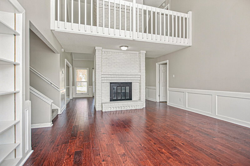 2,440/Mo, 5000 W Old Farm Rd Memphis, TN 38125 Living Room View 2