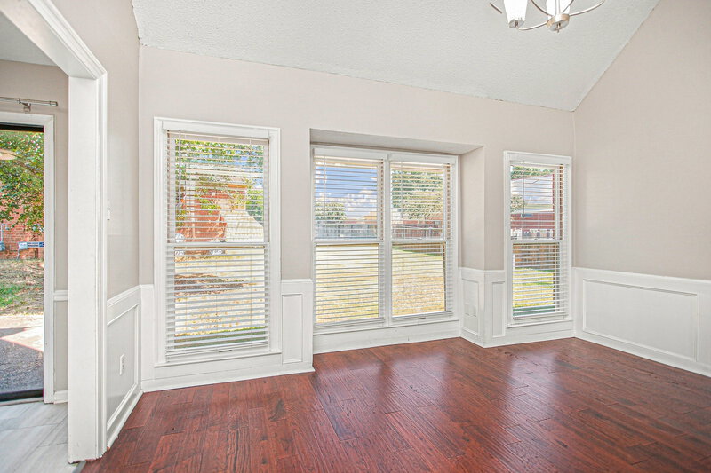 2,440/Mo, 5000 W Old Farm Rd Memphis, TN 38125 Dining Room View