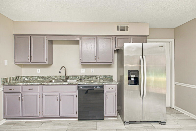 2,440/Mo, 5000 W Old Farm Rd Memphis, TN 38125 Kitchen View