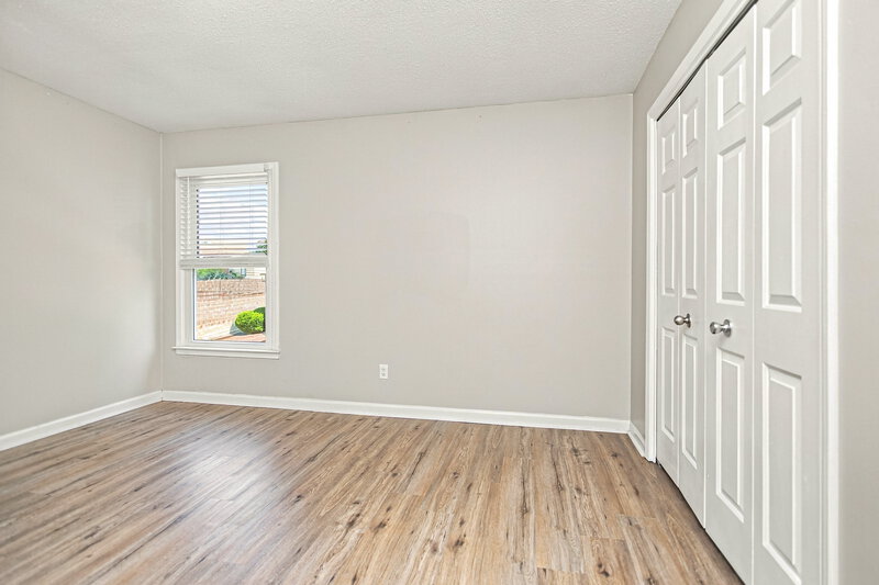 2,440/Mo, 5000 W Old Farm Rd Memphis, TN 38125 Bedroom View 2