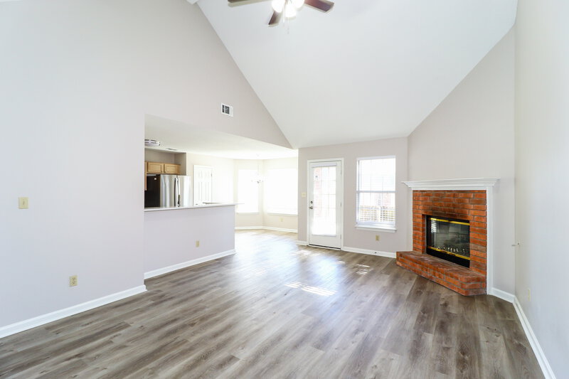 2,450/Mo, 7121 Showboat Ln Cordova, TN 38018 Living Room View