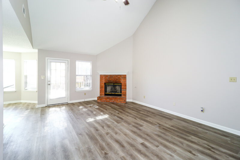 2,450/Mo, 7121 Showboat Ln Cordova, TN 38018 Living Room View 2