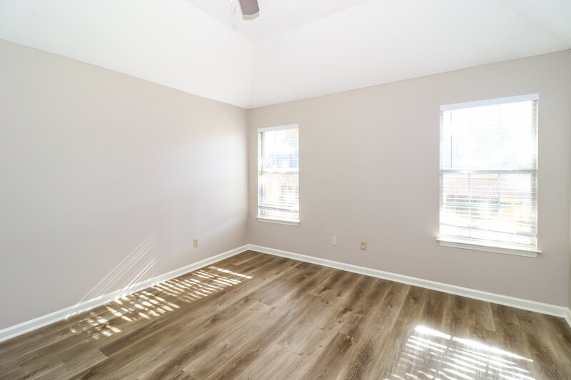 2,450/Mo, 7121 Showboat Ln Cordova, TN 38018 Main Bedroom View 2