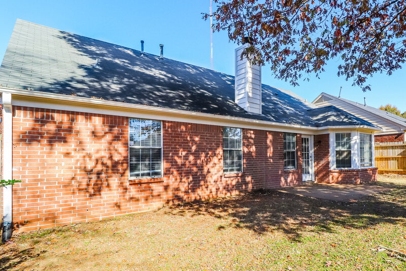 2,450/Mo, 7121 Showboat Ln Cordova, TN 38018 Rear View 2