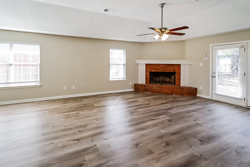 1,780/Mo, 1913 Brentwood Trce Southaven, MS 38671 Living Room View