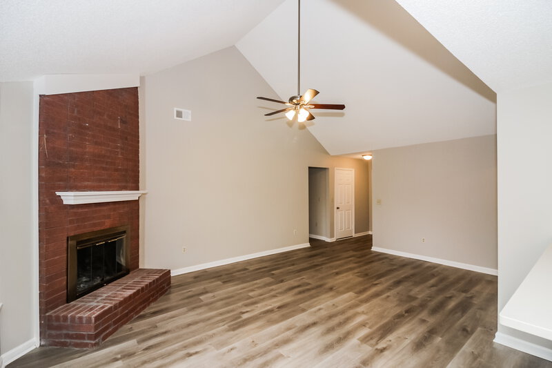 1,585/Mo, 6848 Stevenwoods Ave Memphis, TN 38141 Living Room View 3