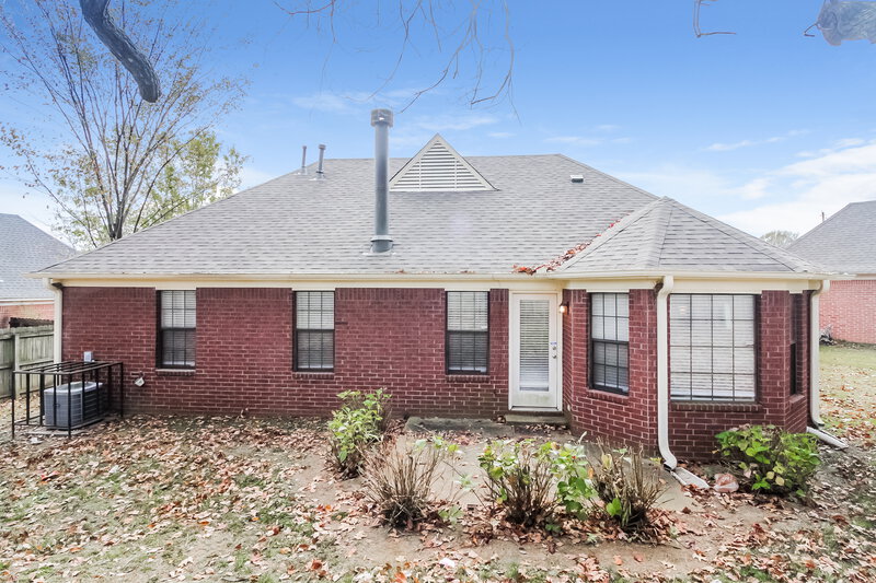 1,585/Mo, 6848 Stevenwoods Ave Memphis, TN 38141 Rear View