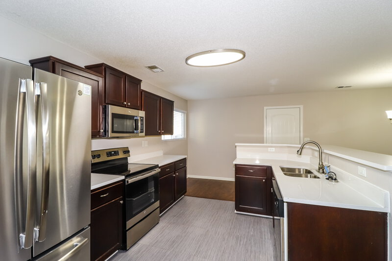 1,890/Mo, 1734 Addison Park Cove Cordova, TN 38016 Kitchen View 2