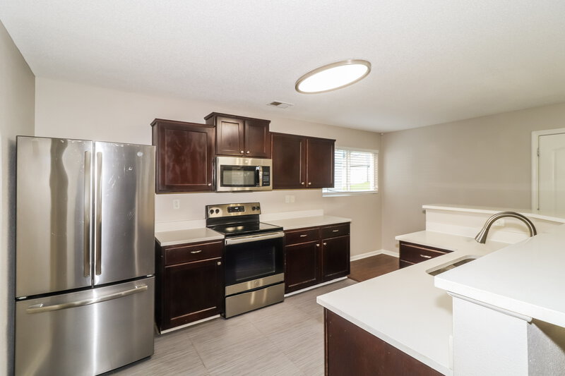 1,900/Mo, 1734 Addison Park Cove Cordova, TN 38016 Kitchen View