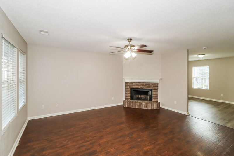 1,900/Mo, 1734 Addison Park Cove Cordova, TN 38016 Family Room View