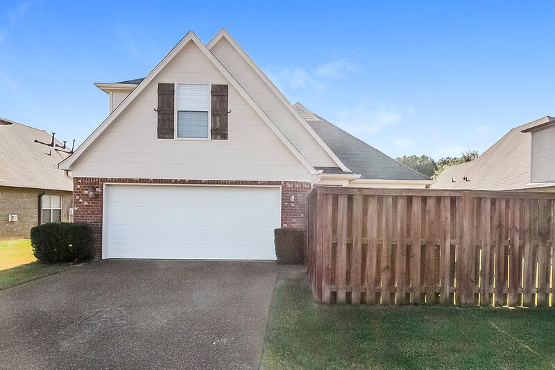 1,995/Mo, 5916 Savannah Pkwy Southaven, MS 38672 Rear View