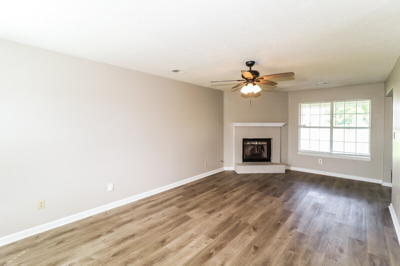 1,985/Mo, 6997 Luxor Ln Cordova, TN 38018 Living Room View