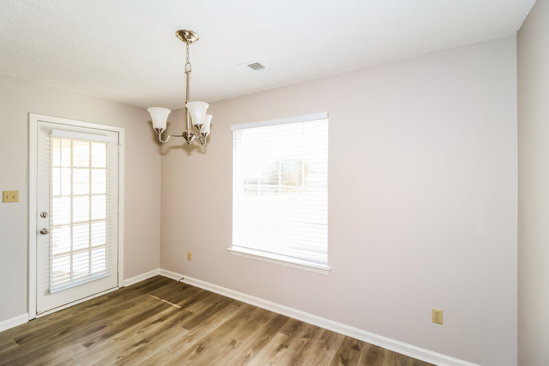 2,700/Mo, 6997 Luxor Ln Cordova, TN 38018 Breakfast Nook View