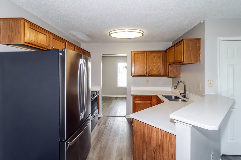 1,985/Mo, 6997 Luxor Ln Cordova, TN 38018 Kitchen View
