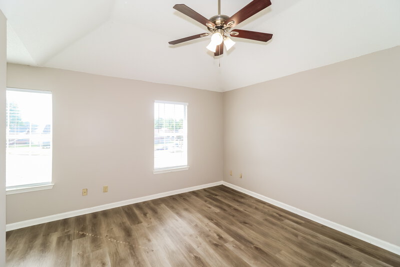1,985/Mo, 6997 Luxor Ln Cordova, TN 38018 Main Bedroom View 2