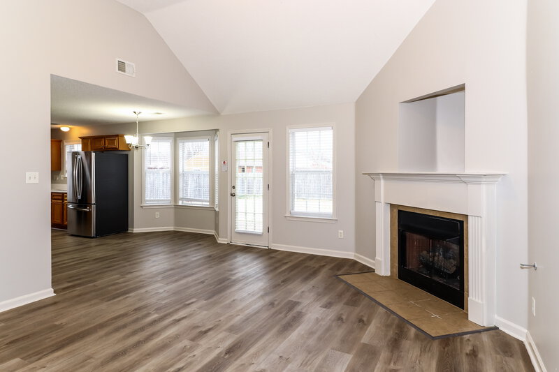 2,900/Mo, 10566 Wyckford Dr Olive Branch, MS 38654 Living Room View