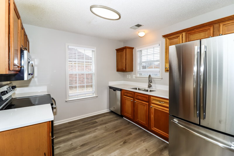 2,900/Mo, 10566 Wyckford Dr Olive Branch, MS 38654 Kitchen View 2