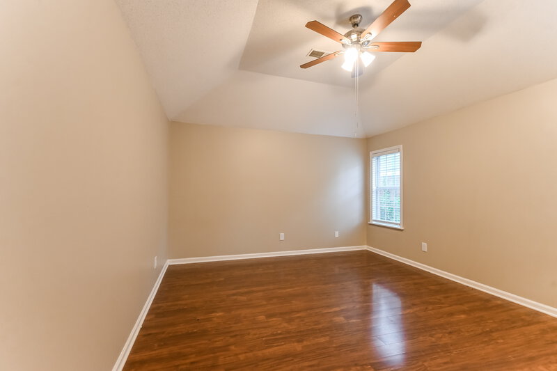 1,640/Mo, 5819 Waverly Dr Horn Lake, MS 38637 Main Bedroom View