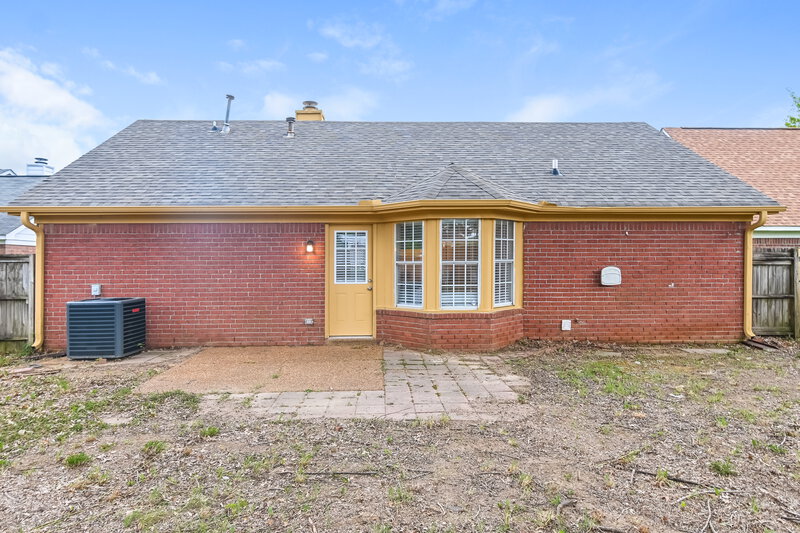 1,640/Mo, 5819 Waverly Dr Horn Lake, MS 38637 Rear View
