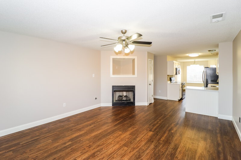 2,780/Mo, 145 Penny Ln Oakland, TN 38060 Living Room View 2