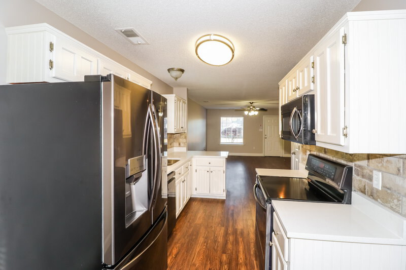 2,780/Mo, 145 Penny Ln Oakland, TN 38060 Kitchen View 2