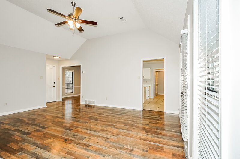 1,820/Mo, 3780 Westridge Cove Bartlett, TN 38135 Living Room View