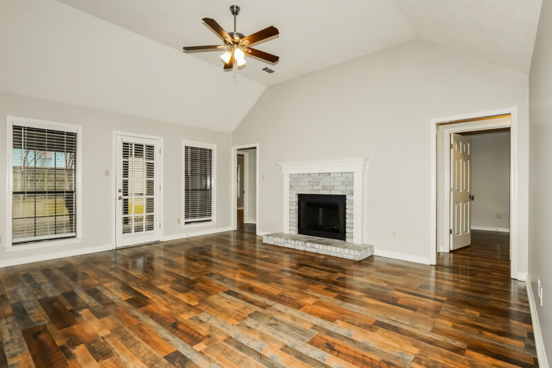 1,820/Mo, 3780 Westridge Cove Bartlett, TN 38135 Living Room View 2