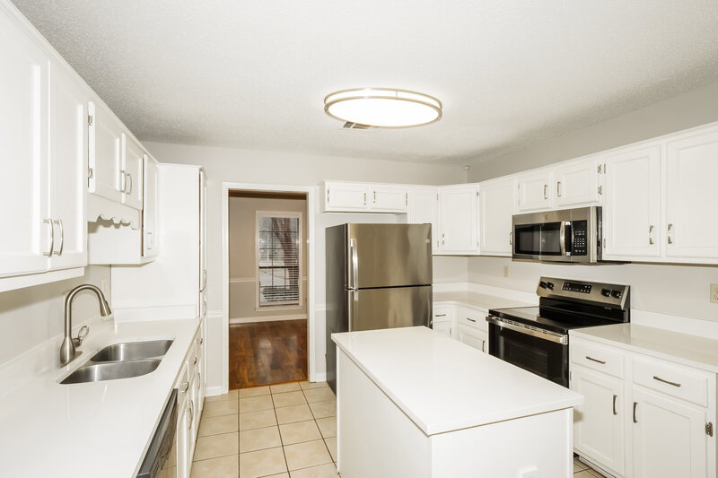 1,820/Mo, 3780 Westridge Cove Bartlett, TN 38135 Kitchen View