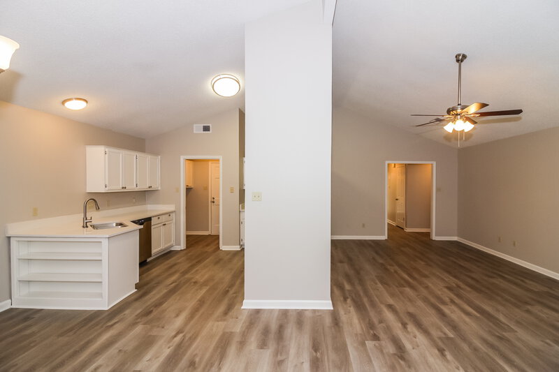 1,815/Mo, 7206 Atterbury Cir E Southaven, MS 38671 Dining Room View 2