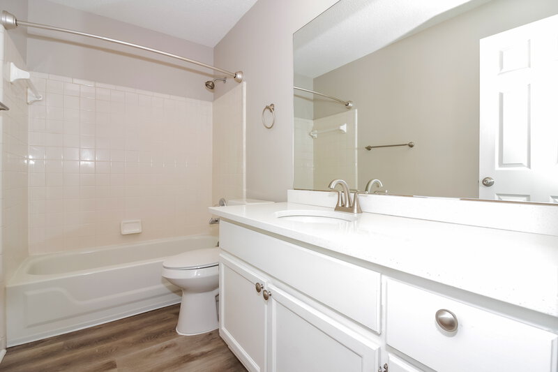 1,815/Mo, 7206 Atterbury Cir E Southaven, MS 38671 Bathroom View