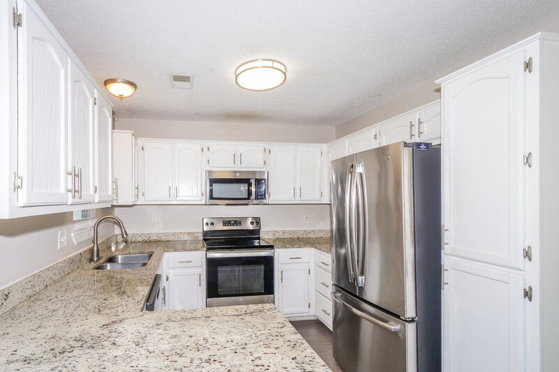 1,795/Mo, 8793 Five Oaks Dr W Southaven, MS 38671 Kitchen View