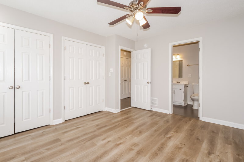 1,795/Mo, 8793 Five Oaks Dr W Southaven, MS 38671 Main Bedroom View