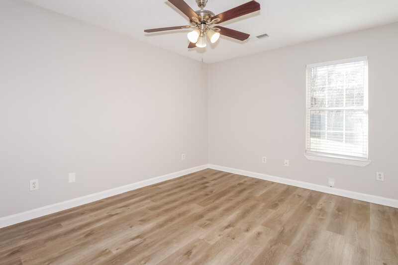 1,795/Mo, 8793 Five Oaks Dr W Southaven, MS 38671 Main Bedroom View 2