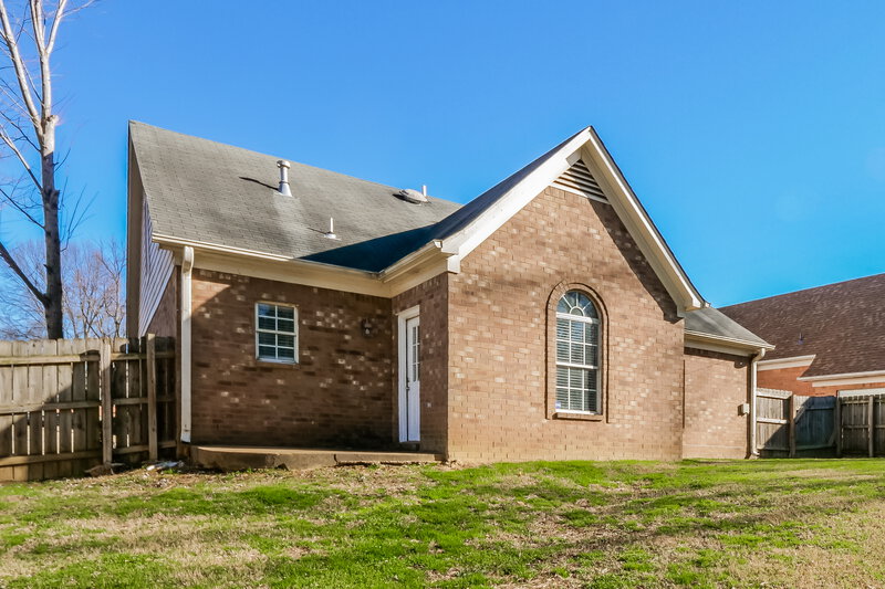 1,795/Mo, 8793 Five Oaks Dr W Southaven, MS 38671 Rear View 2