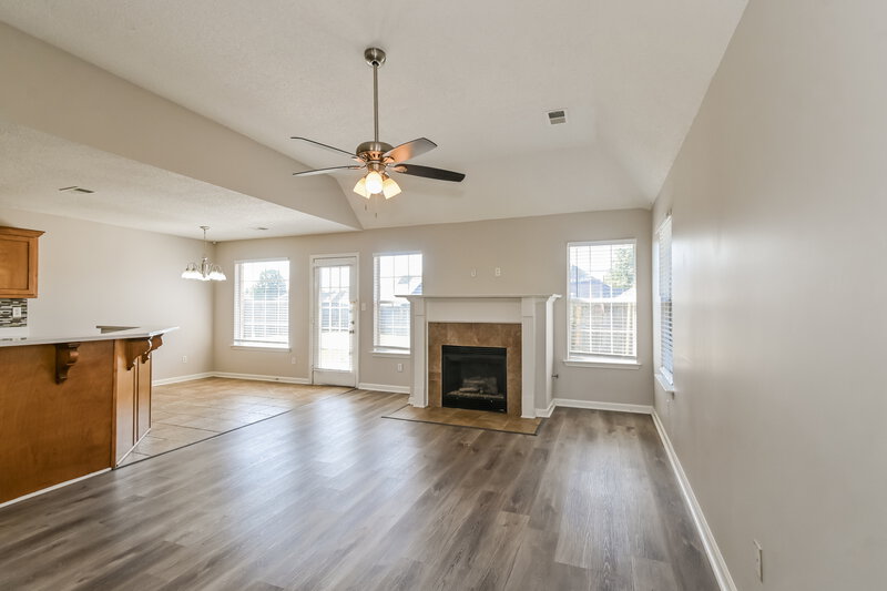 1,970/Mo, 3129 Pinetree Loop S Southaven, MS 38672 Living Room View