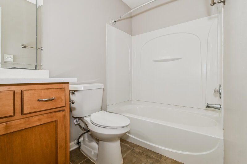 1,970/Mo, 3129 Pinetree Loop S Southaven, MS 38672 Bathroom View