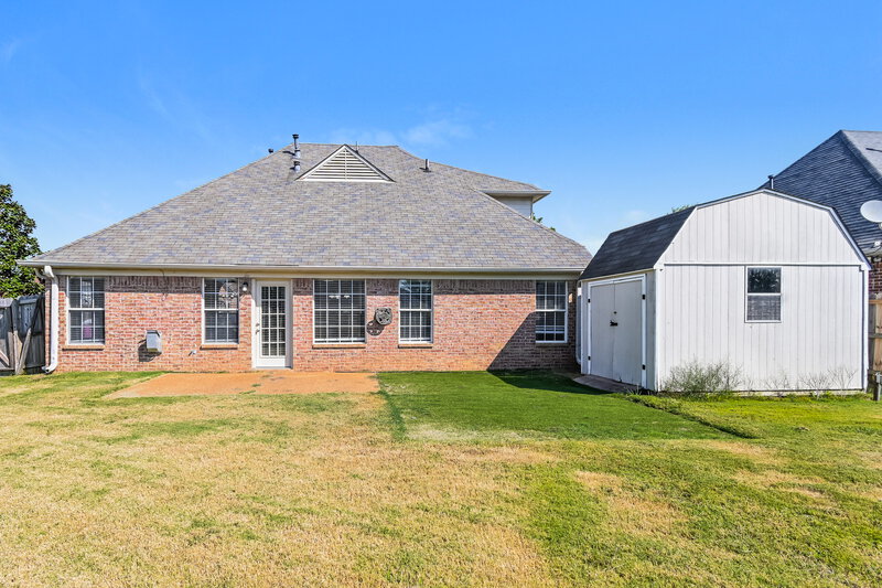1,970/Mo, 3129 Pinetree Loop S Southaven, MS 38672 Rear View
