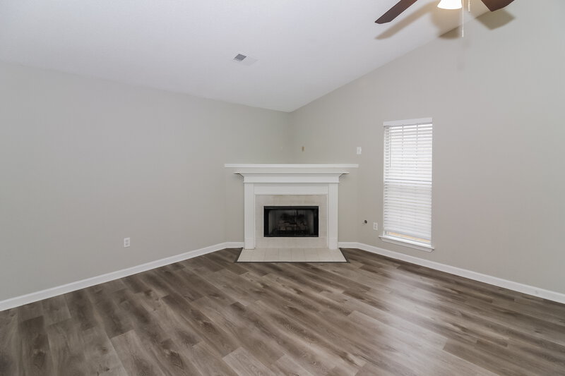 1,990/Mo, 1910 Cresent Ln Southaven, MS 38671 Living Room View 3