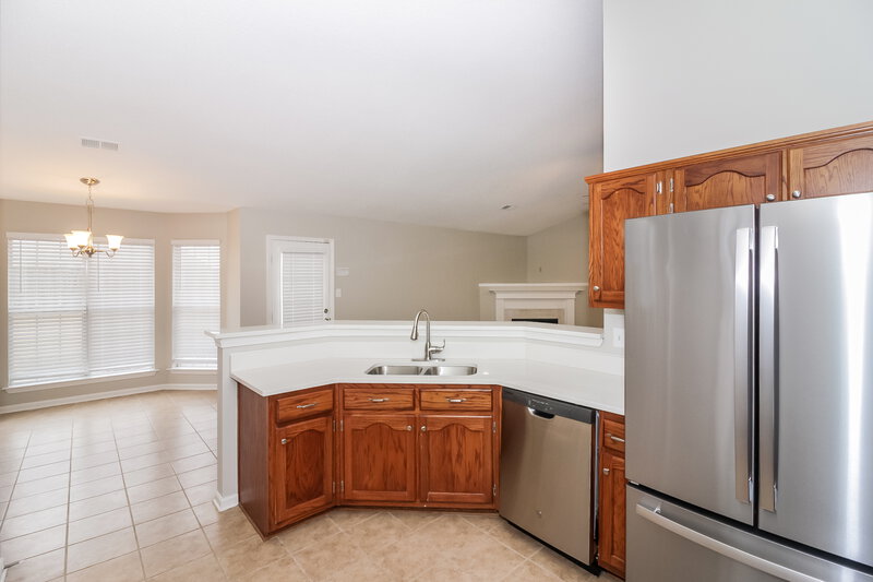 1,990/Mo, 1910 Cresent Ln Southaven, MS 38671 Kitchen View 2