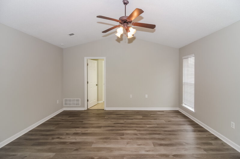 1,990/Mo, 1910 Cresent Ln Southaven, MS 38671 Main Bedroom View