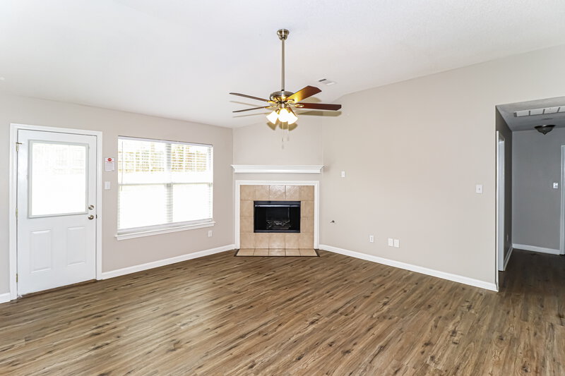 3,080/Mo, 120 Pinewood Dr Oakland, TN 38060 Living Room View 2