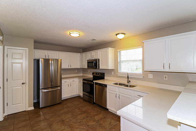 3,080/Mo, 120 Pinewood Dr Oakland, TN 38060 Kitchen View