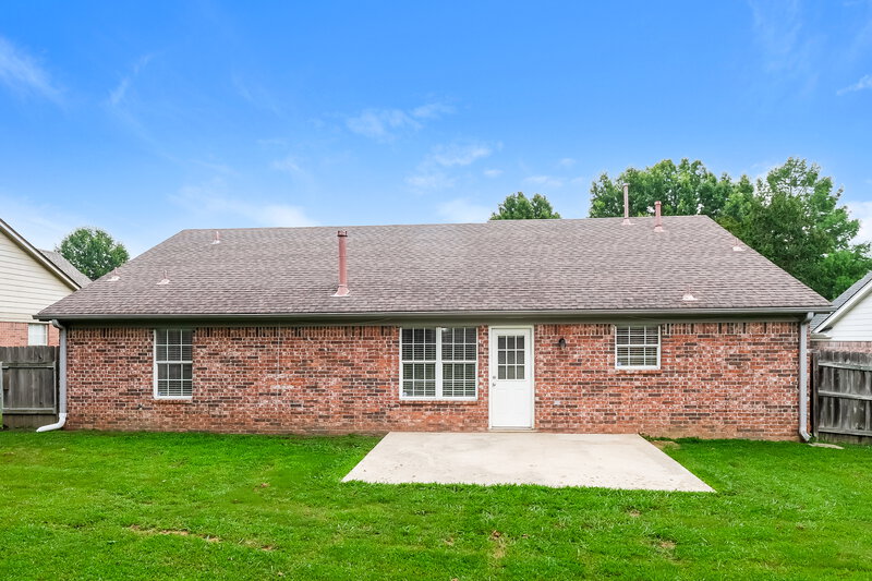 1,775/Mo, 120 Pinewood Dr Oakland, TN 38060 Rear View