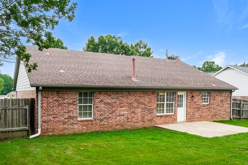 1,775/Mo, 120 Pinewood Dr Oakland, TN 38060 Rear View 2