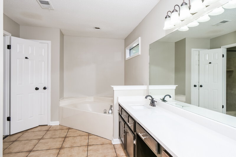 2,195/Mo, 128 Walnut Ridge Ln Cordova, TN 38018 Main Bathroom View