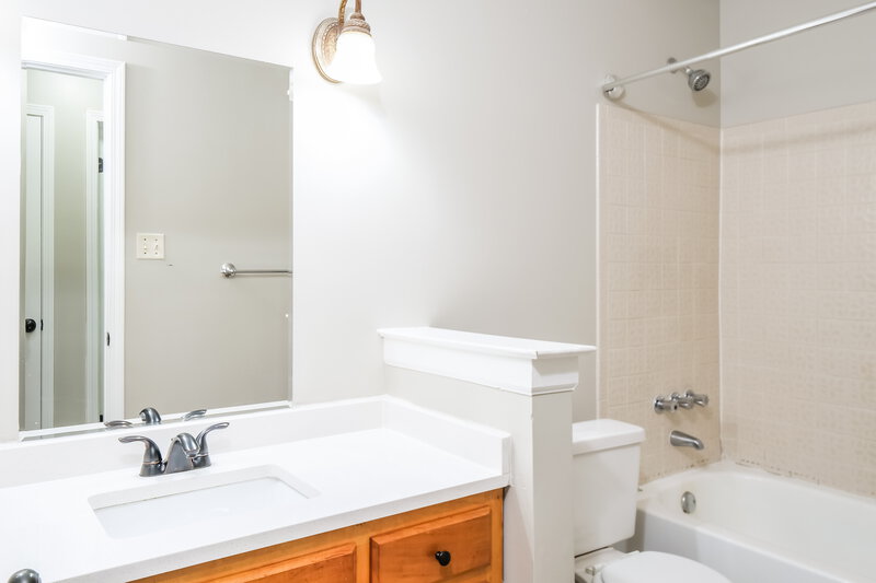 2,195/Mo, 128 Walnut Ridge Ln Cordova, TN 38018 Bathroom View