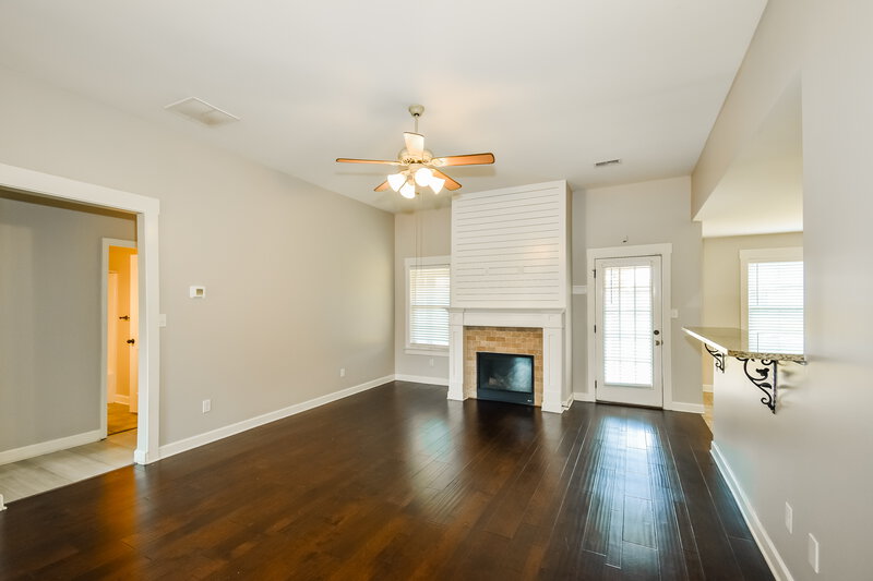 2,415/Mo, 2583 Molly Ln Southaven, MS 38672 Living Room View